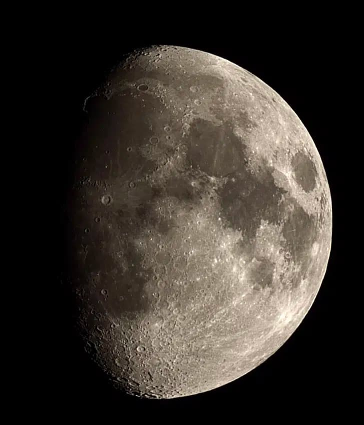 A detailed stacked photograph of the Moon taken with the Dwarf 3